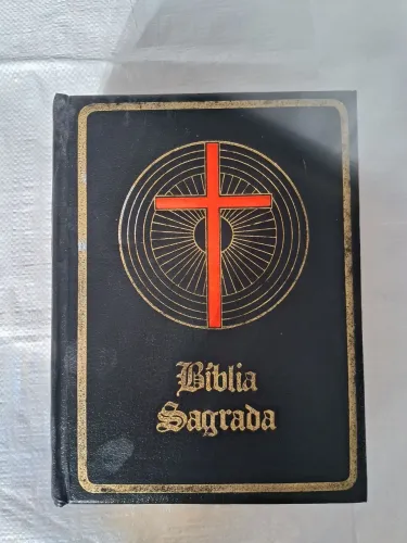 Bíblia Sagrada Grande.