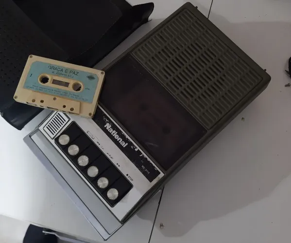 Gravador toca fita National antigo RELIQUIA anos 70 funcionando era dos rádios