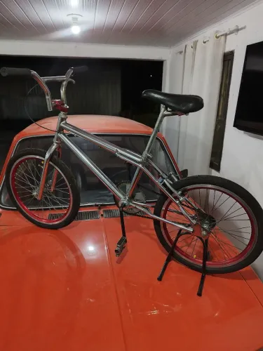 Vendo bicicleta light aro 20