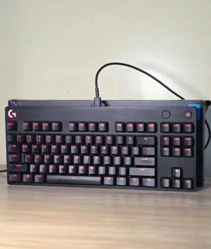Teclado Logitech G PRO ? RGB LIGHTSYNC ? Switch GX Blue Clicky