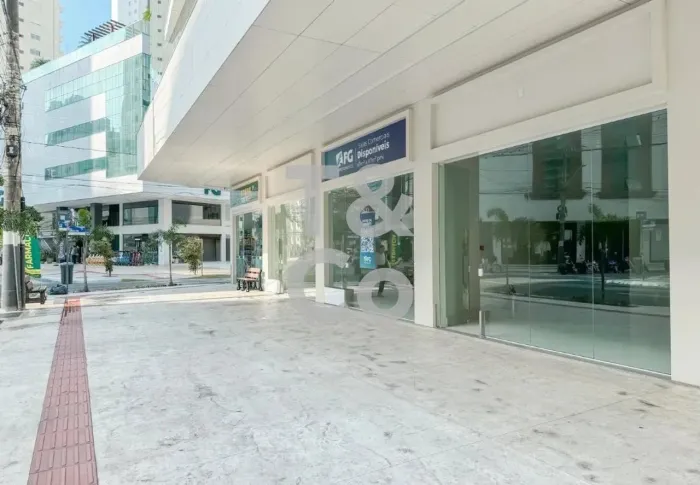 Salão Comercial Para Venda e Locação Na Avenida Brasil No Skyline Tower Em Balneário Cambo
