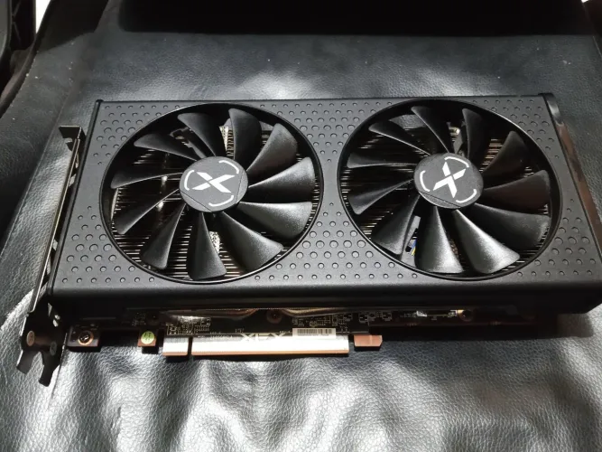 Placa De Vídeo RX 6600XT 8GB XFX <br>XFX RX 6600XT <br>Nunca aberta.<br>Funcionando perfeitamente.