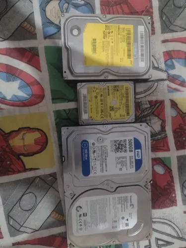 4 HD de 500 GB e um de 160 gb e outro de 320gb