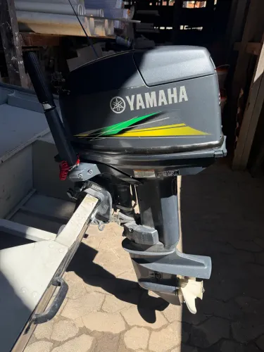 Vendo motor de popa Yamaha 30hp 2024 c/ partida