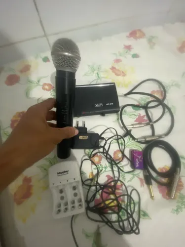 Microfone pra vender rápido tem conversa.
