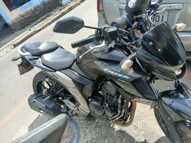 Moto fz 25