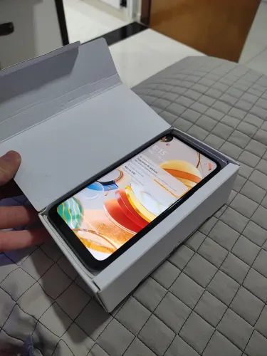 Celular LG K 61 usado