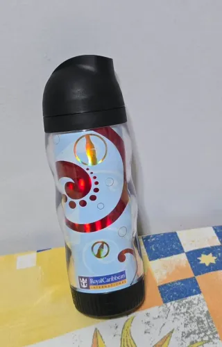 Copo garrafa Royal Caribbean e Coca cola