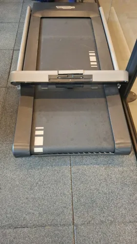 Esteira Technogym