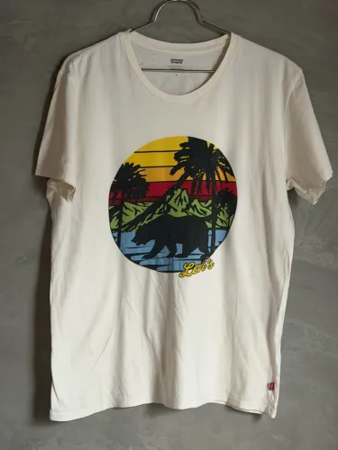 Camiseta branca estampada Levis M