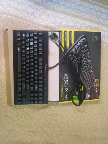 Teclado corsai k65 lux RGB