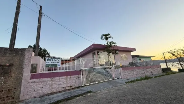 CASA AMPLA COM POTENCIAL EM IMARUI - SC