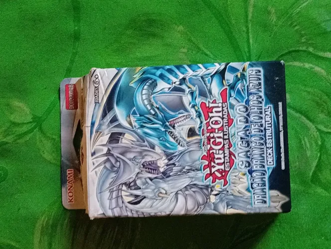 Vendo caixa+ barulho de yu gi oh