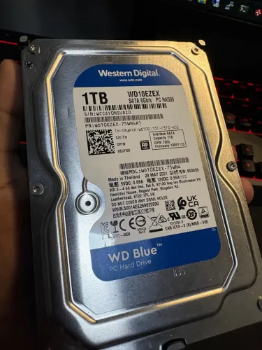 Kit com 2 HDs de 1TB