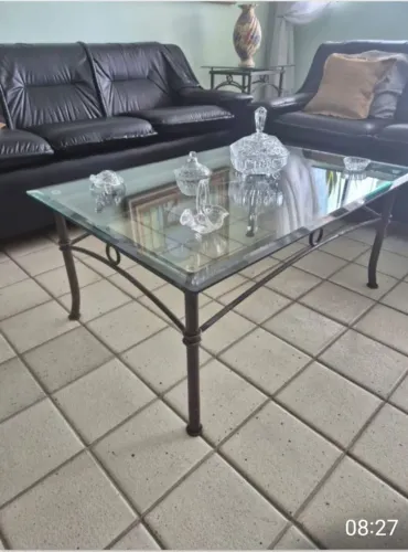 MESA TIPO DE CENTRO POR 200,00 APENAS DINHEIRO OU PIX