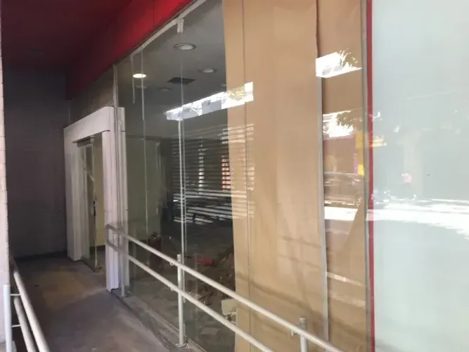 No Bom Retiro, alugo Loja por R$ 25.000,00 mensais! Redução de 50%! Reformada e Desocupada