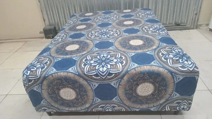 Vende-se cama box casal de mola