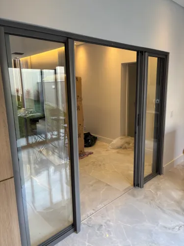 Esquadria interna udinese 2,70 x 2,15