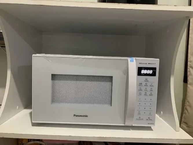 Micro-ondas Panasonic 21 Litros Branco NOVO