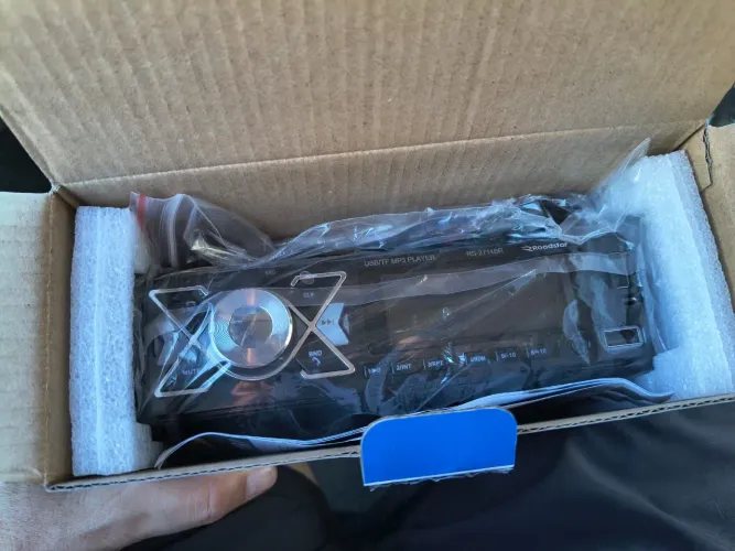 Vende-se rádio automotivo.