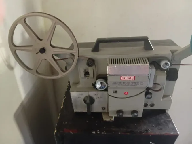 Projetor super8. Eming s 712D. Raridade