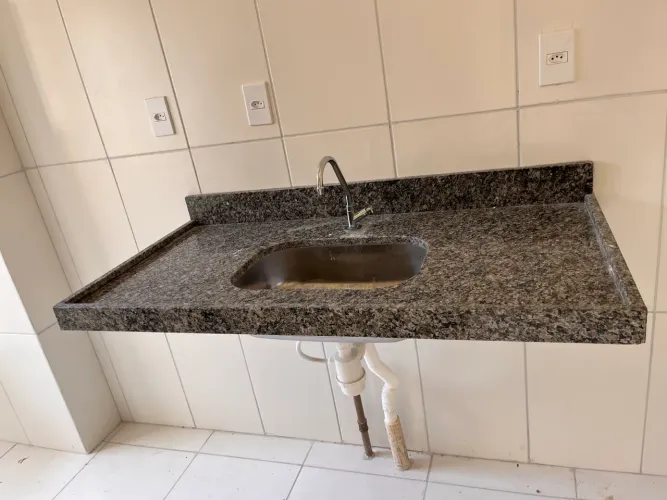 Pia Cozinha Granito com Cuba Inox