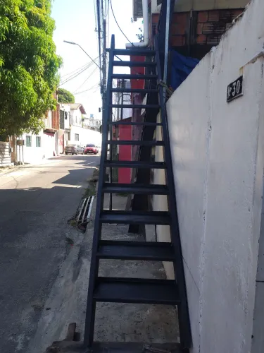 Escada Reta de ferro