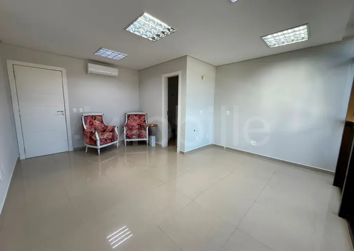 Sala térrea para locação no Santa Clara - Consultórios médicos