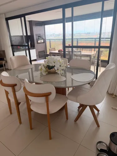 Mesa de jantar oval perfeita