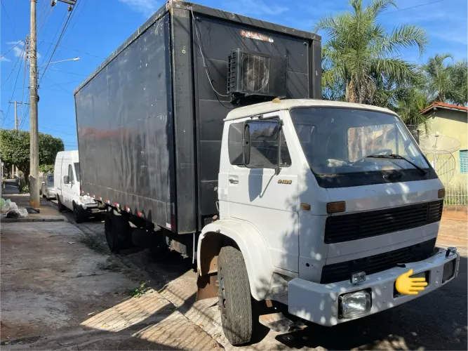 Volkswagen 12-140 Baú
