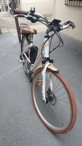 Bicicleta elétrica pedalla