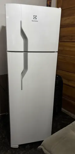 Geladeira Electrolux 260 litros