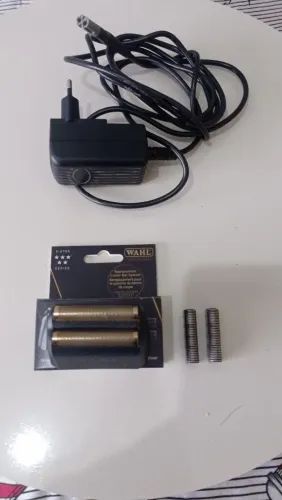 Vende-se tela e carregador da máquina Shaver
