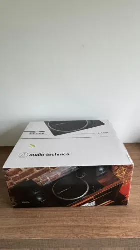 Toca-Discos Audio-Technica AT-LP70X - Novo, Lacrado na Caixa