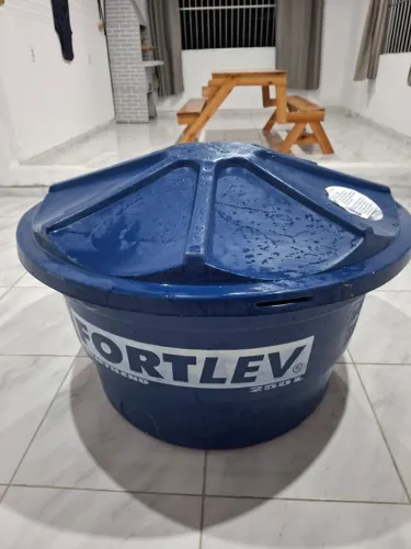 Caixa d'água 250litros