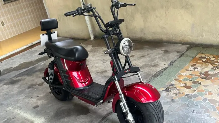 Vendo Scooter 2024 conservadissima (Moto chefe) Melhor marca do mercado de Scooter