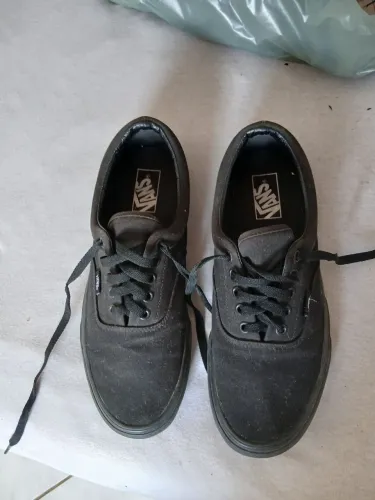 TÊNIS VANS PRETO N41 USADO DUAS VEZES