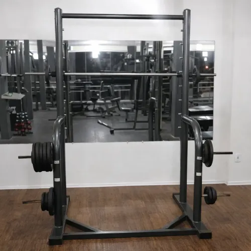 Última máquina Agachamento Smith Guiado