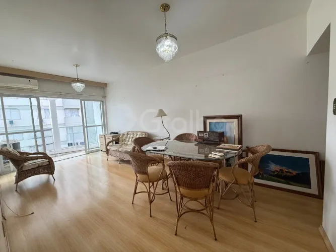 Apartamento de 97 m² com 3 quartos no Centro de Florianópolis.