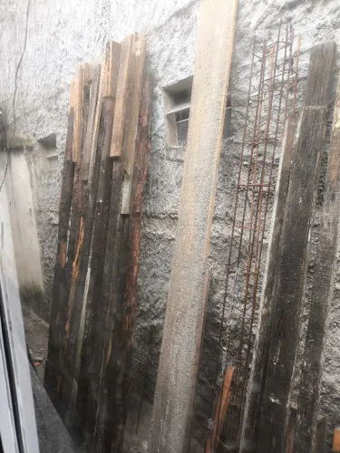 Estronca. Lage. Tábua. Madeira 