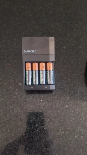 Carregador de Pilhas Duracell