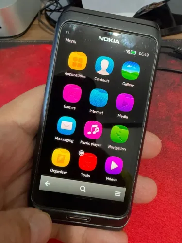 Nokia E7 relíquia funcionando menos chip celular