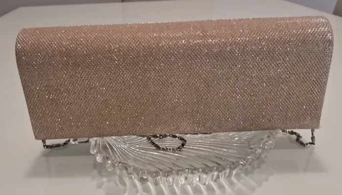 Clutches dourada 