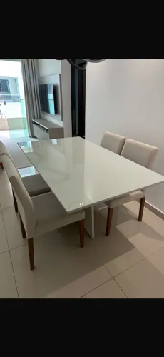Mesa em laca com 4 cadeiras