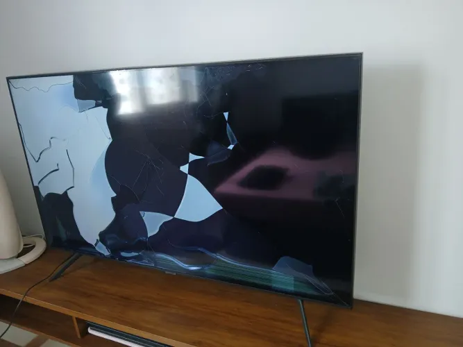 Tv sansung 55  apenas para peças.