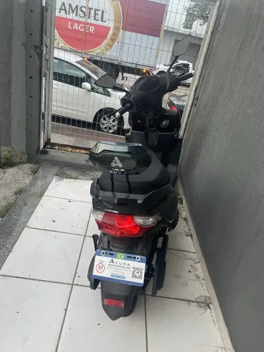 Moto elétrica da aura