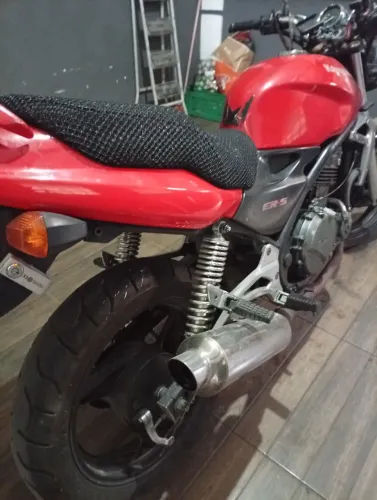 Kawassaki er5 500 cilindradas, 49cc. Ano 1999.