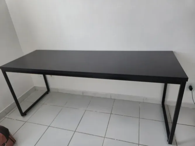 Escrivaninha preta industrial