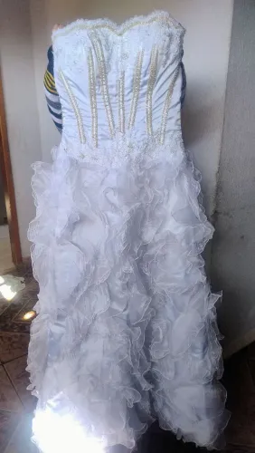 Vende se vestido de noiva