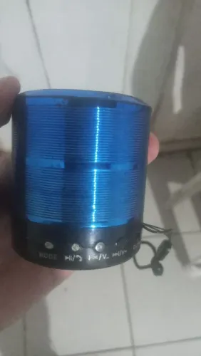 Vendo esta caix8nha de som via Bluetooth 